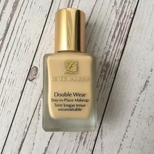 🌺 Estée Lauder Double Wear Foundation 🌺